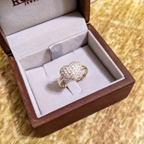 18k natural diamond pave heart ring - Picture 4 of 9